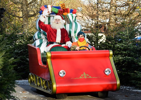 Christmas is Coming to LEGOLAND Windsor Resort